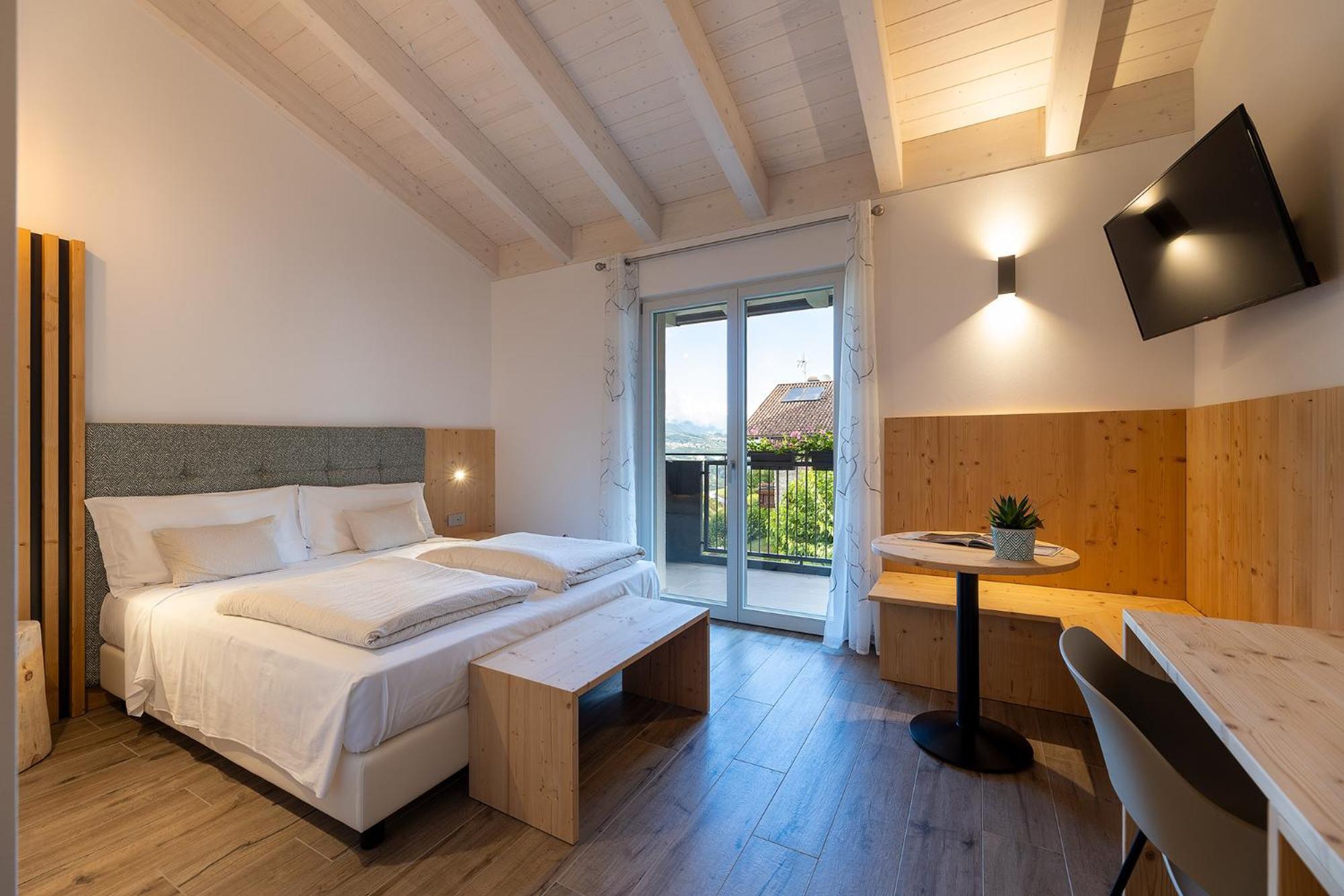 Deluxe Double Room with Balcony - Photo 1