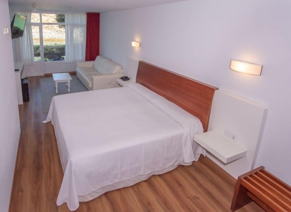 Suite, Sea View