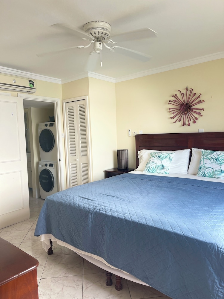Deluxe Apartment photo 2