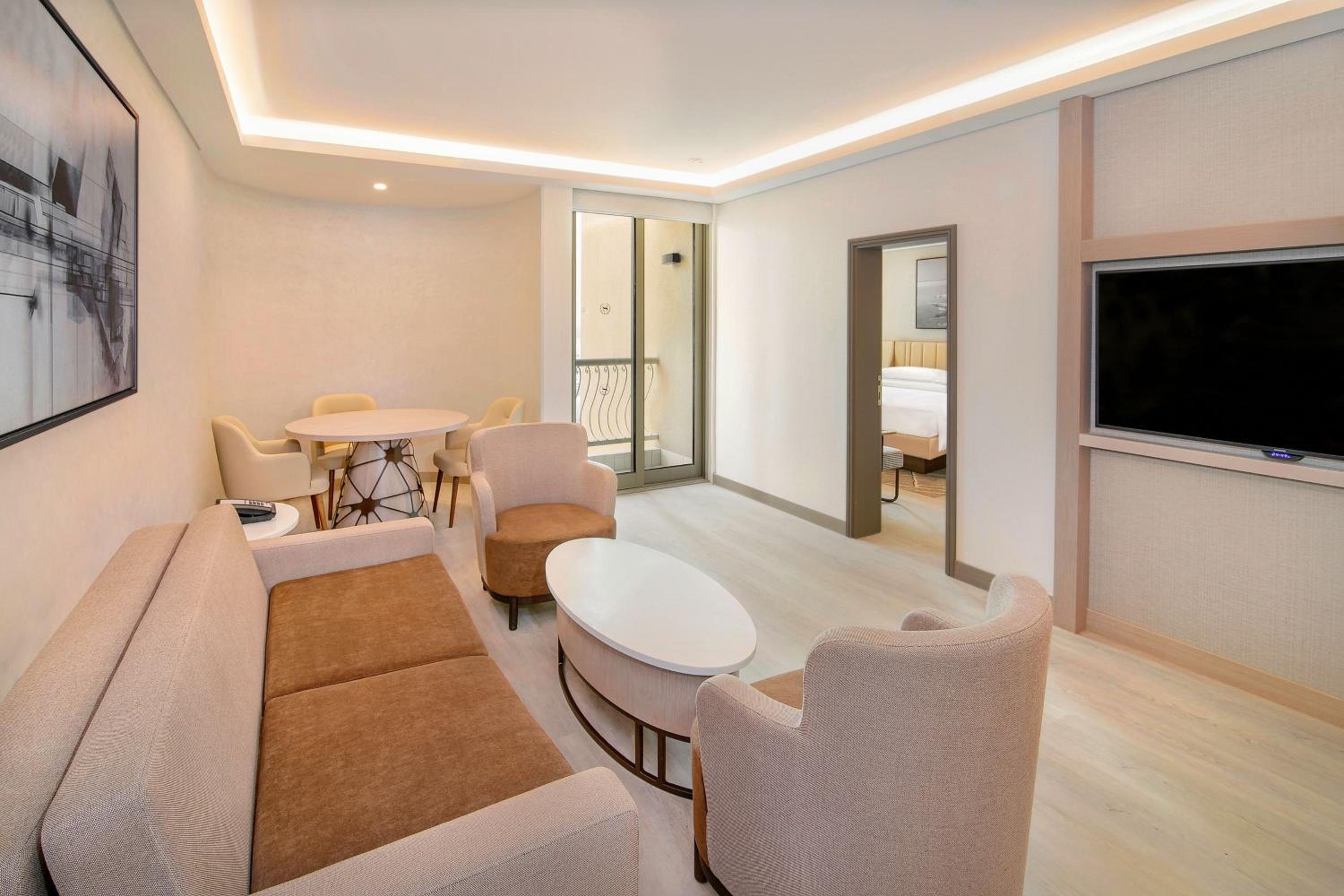 Executive Suite with Club Lounge Access photo 3