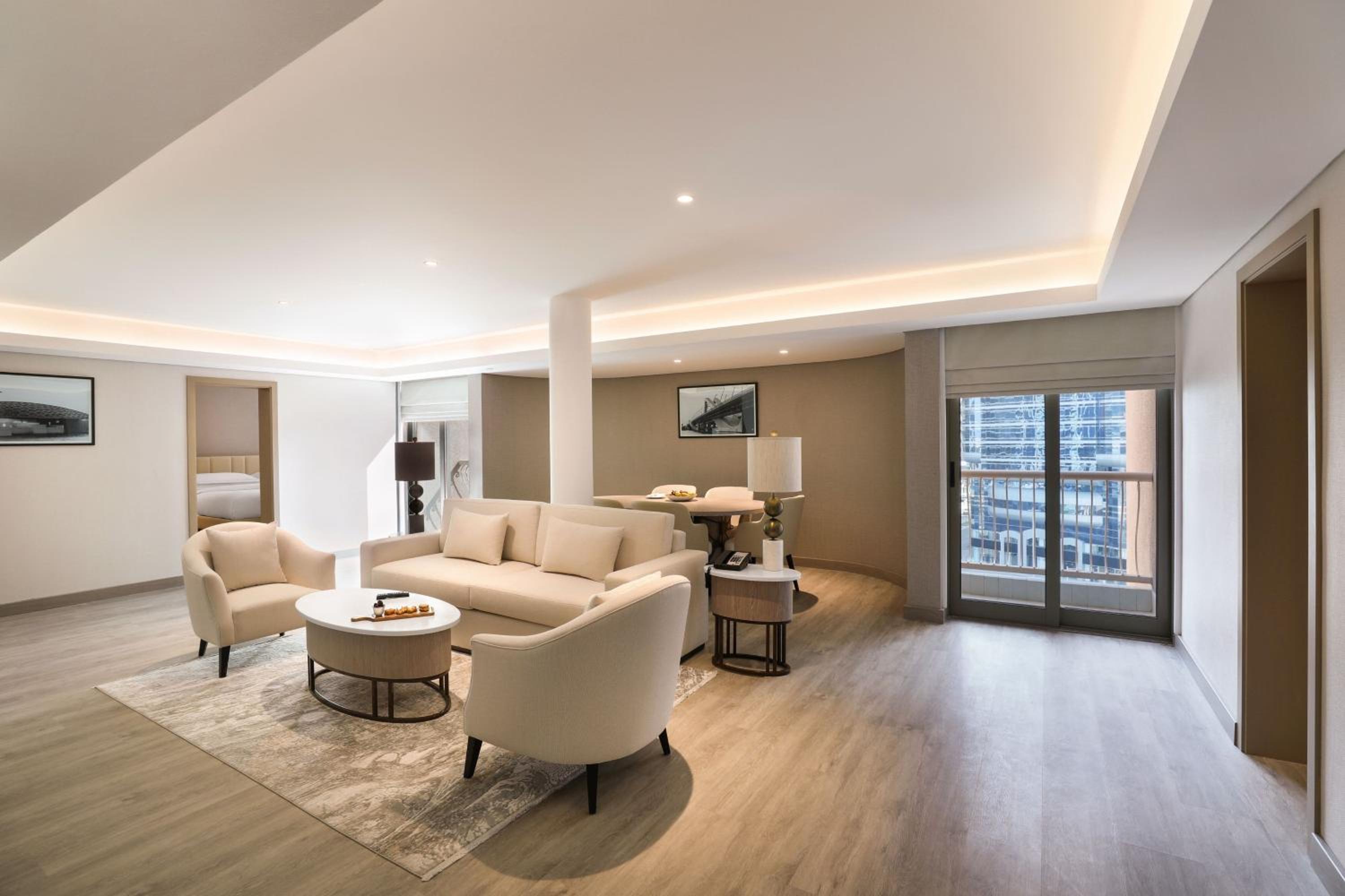 Diplomatic with Club Lounge Access photo 1