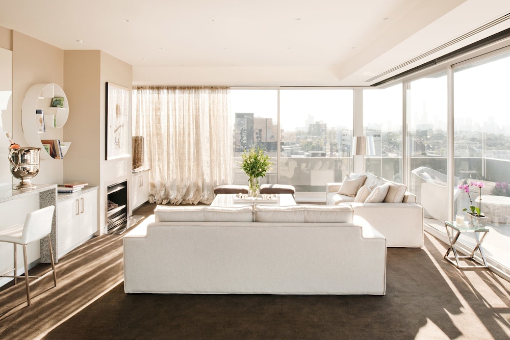 Penthouse (Lake Eyre Penthouse) thumbnail 5