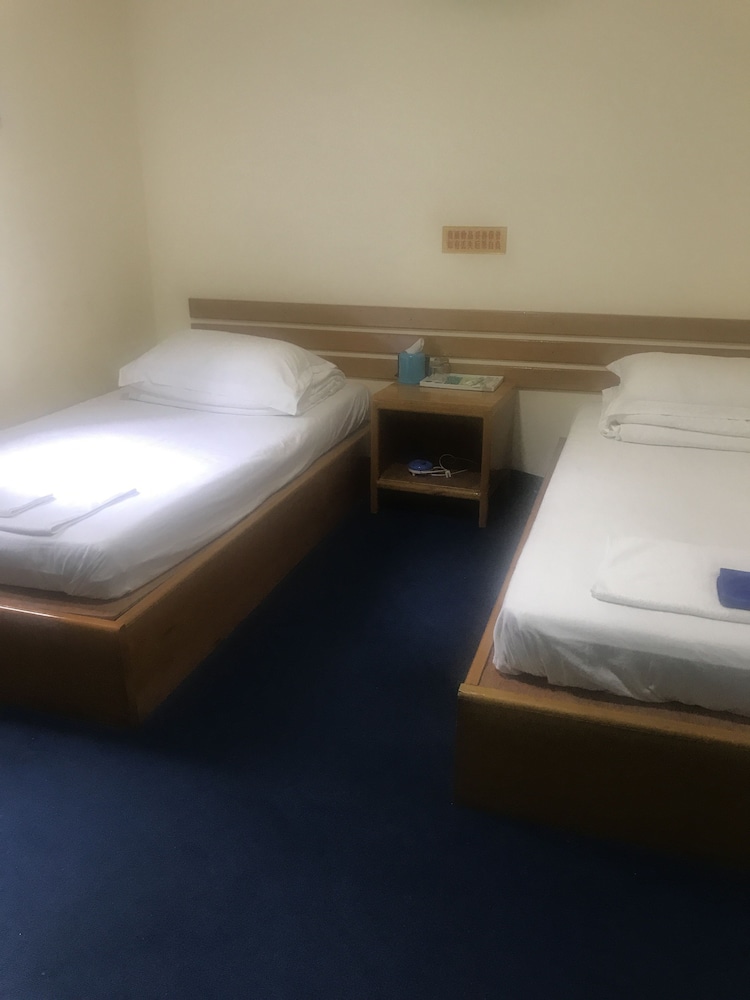 Basic Double or Twin Room, 2 Double Beds, Smoking photo 2