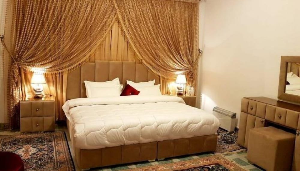Deluxe Room, 1 King Bed (Mouly Younes) photo 1