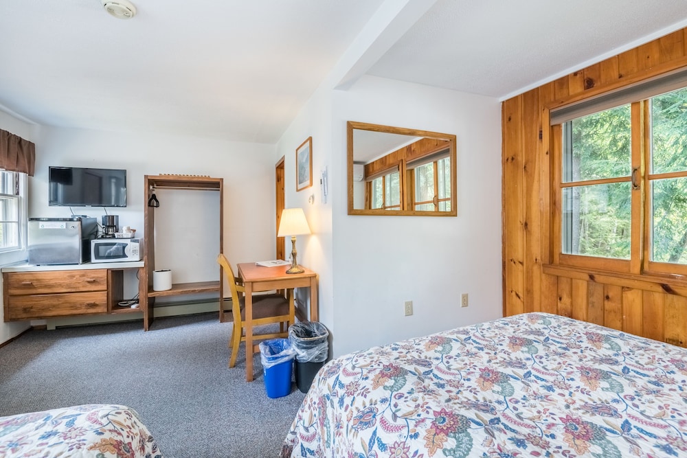 Double Room, 2 Double Beds, Refrigerator & Microwave, River View