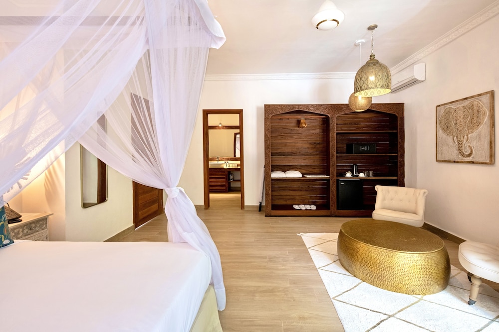Deluxe Room, Ocean View - Photo 15