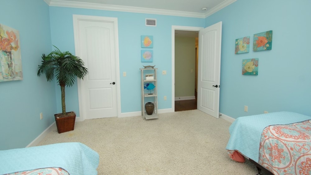House, 4 Bedrooms photo 1