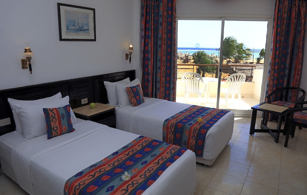 Standard Room, Partial Sea View