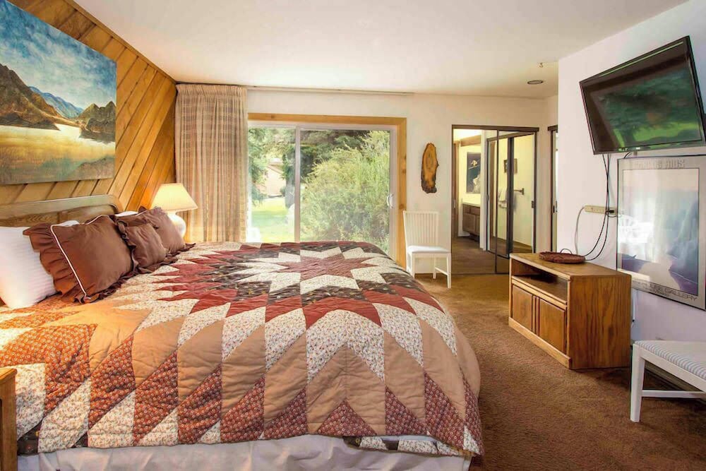 Condo, Multiple Beds, Patio, Mountain View (Snowcreek #059) photo 1