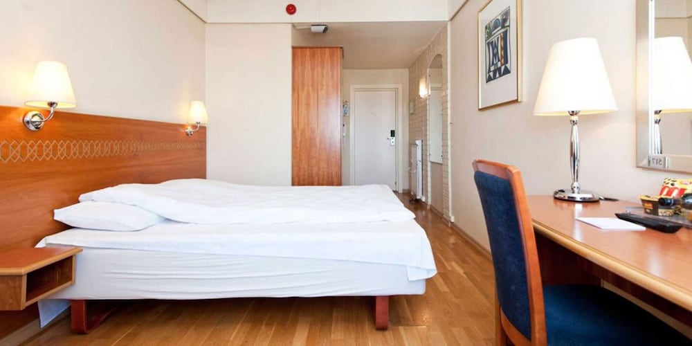 Standard Room, 1 Queen Bed, Non Smoking photo 2