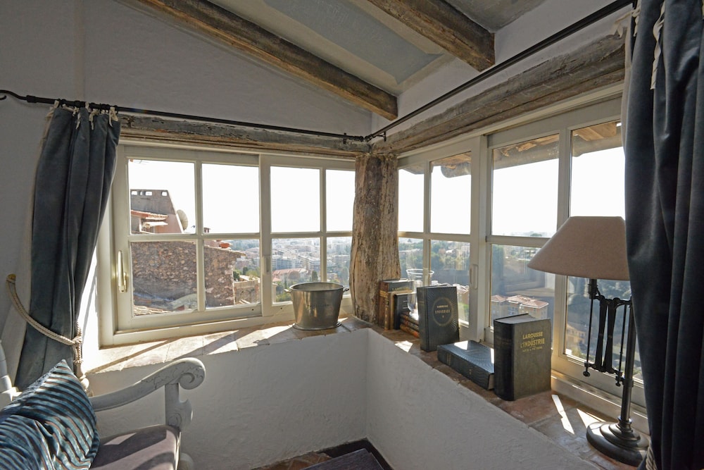 Deluxe Room - Photo 7