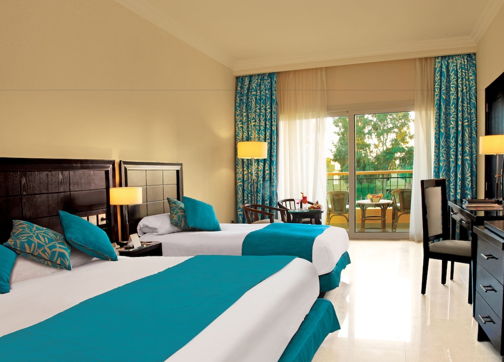 Standard Room, 3 Twin Beds, Garden View - Photo 10
