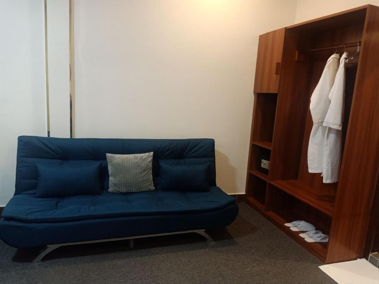 Suite with Balcony - Photo 21