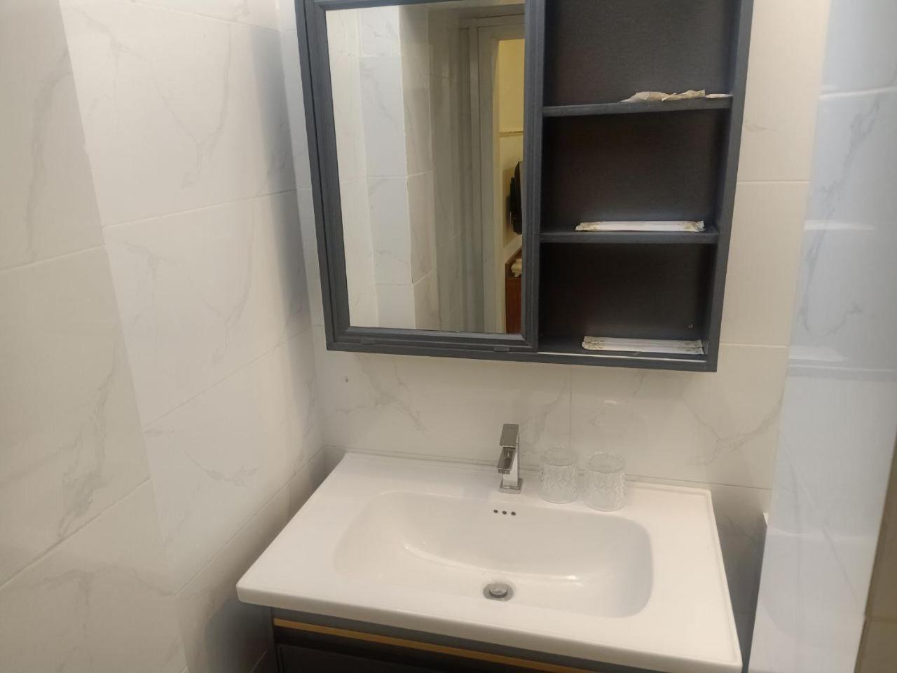 Deluxe Double Room with Balcony - Photo 20