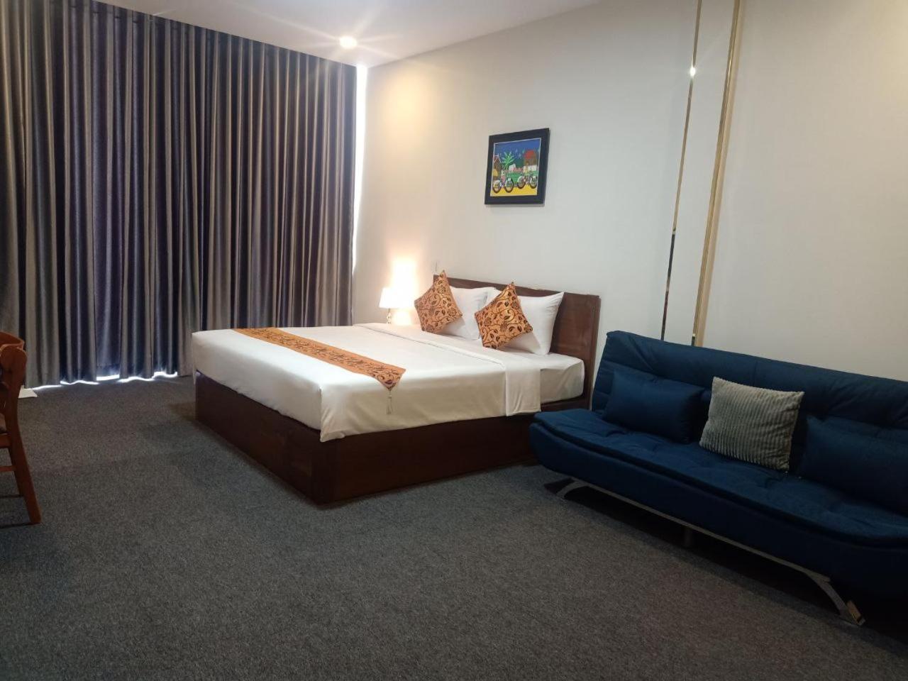 Suite with Balcony - Photo 11