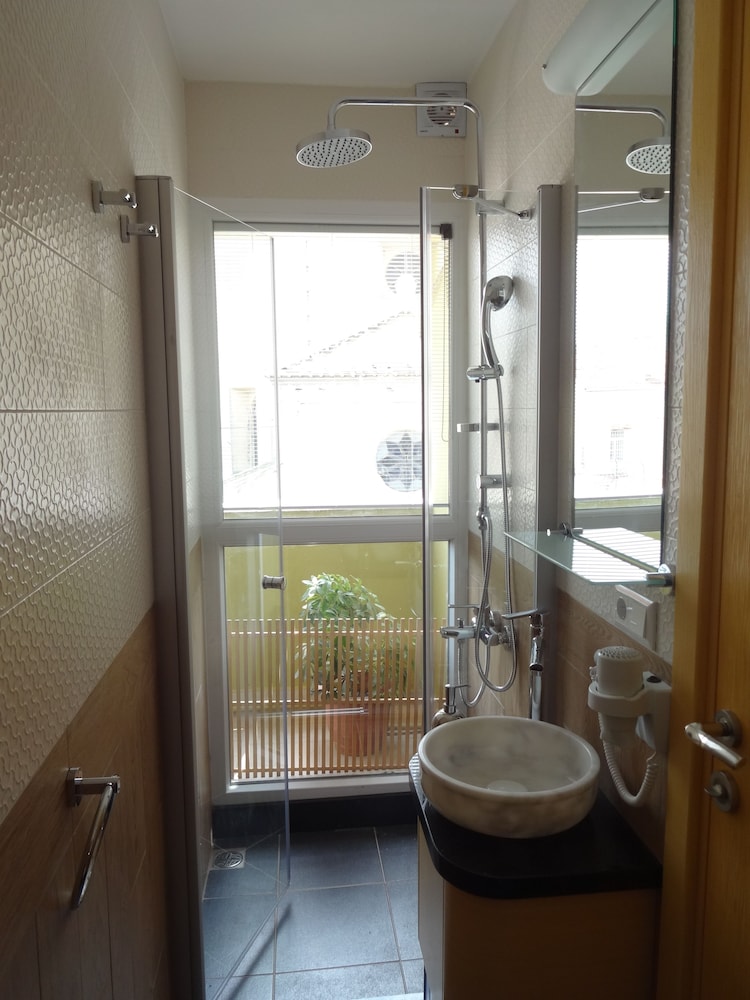 Comfort Room photo 3