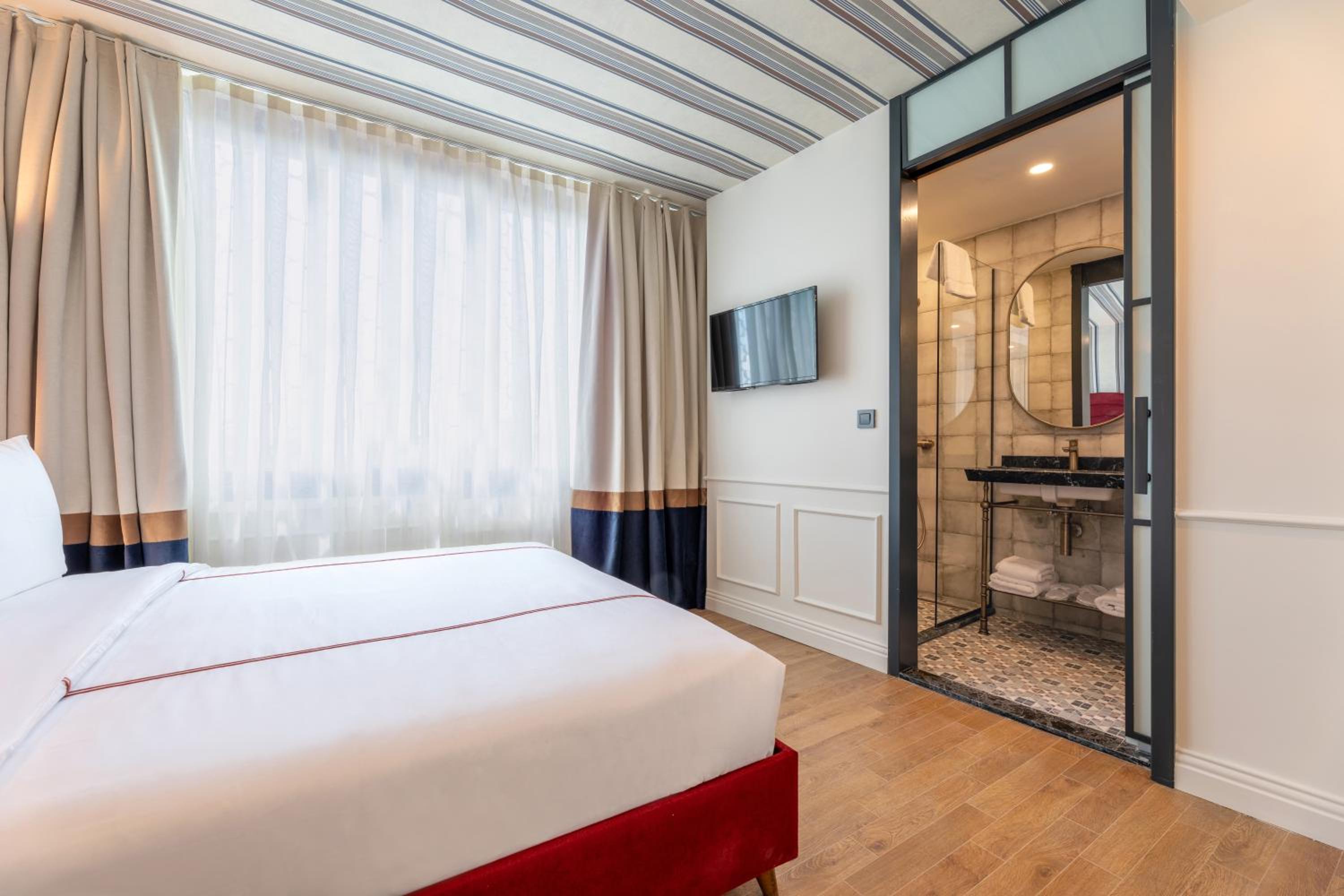 Deluxe Double Room photo 2
