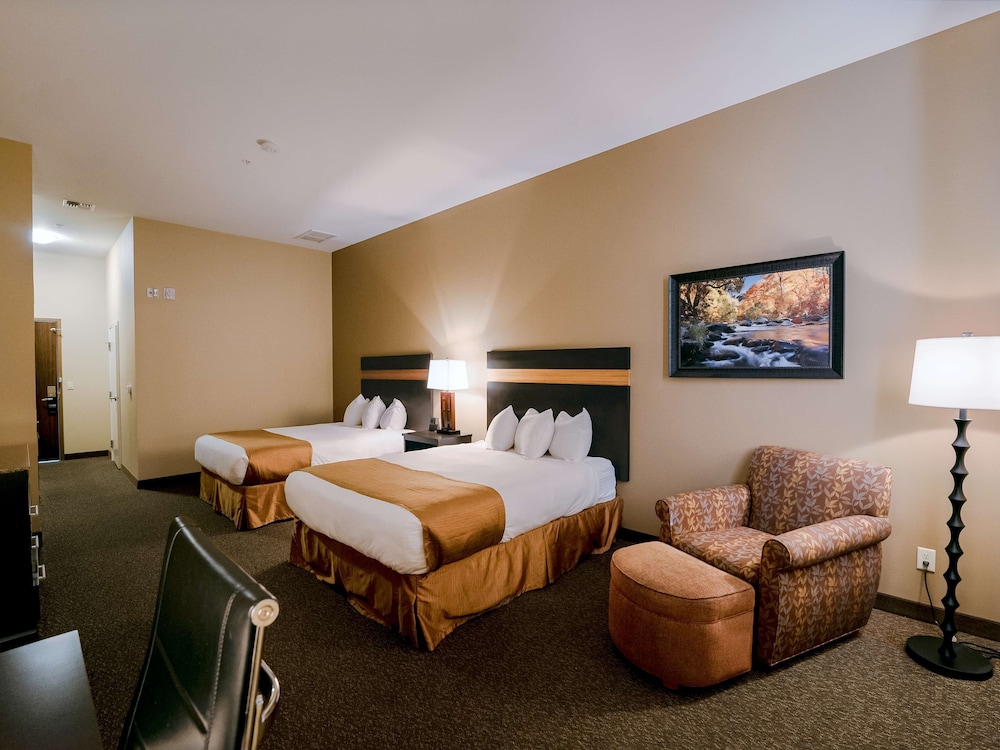 Room, 2 Queen Beds, Accessible (Roll-In Shower) photo 1
