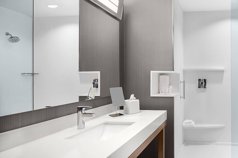 Studio Suite, 1 Bedroom (Mobility Accessible, Tub) photo 3