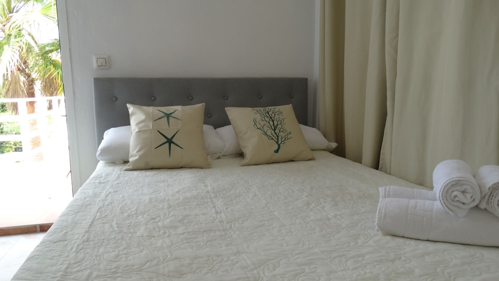Double Room - Photo 10