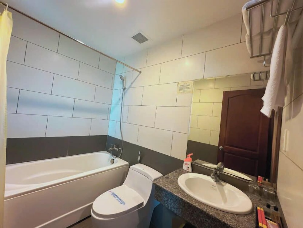 Deluxe Room, City View photo 3