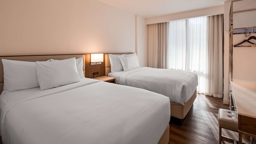 Standard Room, 2 Double Beds, Accessible, Bathtub (Larger Room)