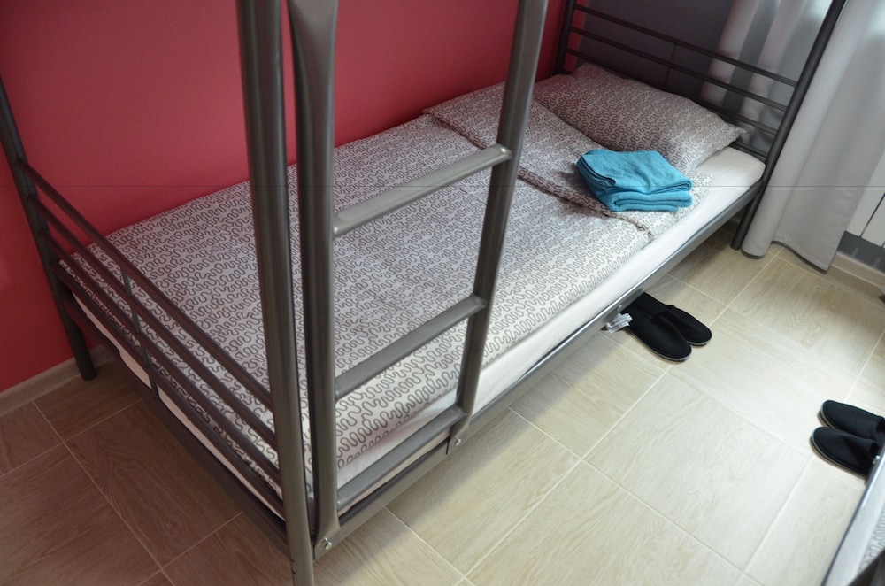 Shared Dormitory, Men only (Bed in 4-Beds Male Dormitory) photo 3