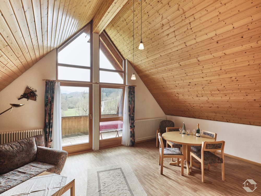 Penthouse Mountain View with loggia, excl. breakfast (100sqm, 1 double and 1 single bed) photo 2
