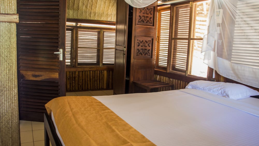 Luxury Suite, Partial Ocean View, Executive Level photo 3