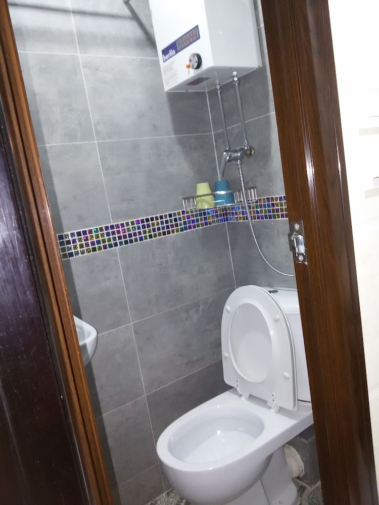 Family Room, Private Bathroom photo 3