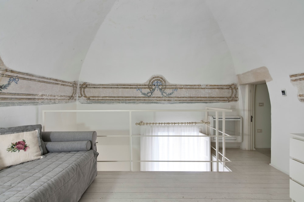 Family Suite, 1 Queen Bed with Sofa bed, Non Smoking, Ensuite photo 2