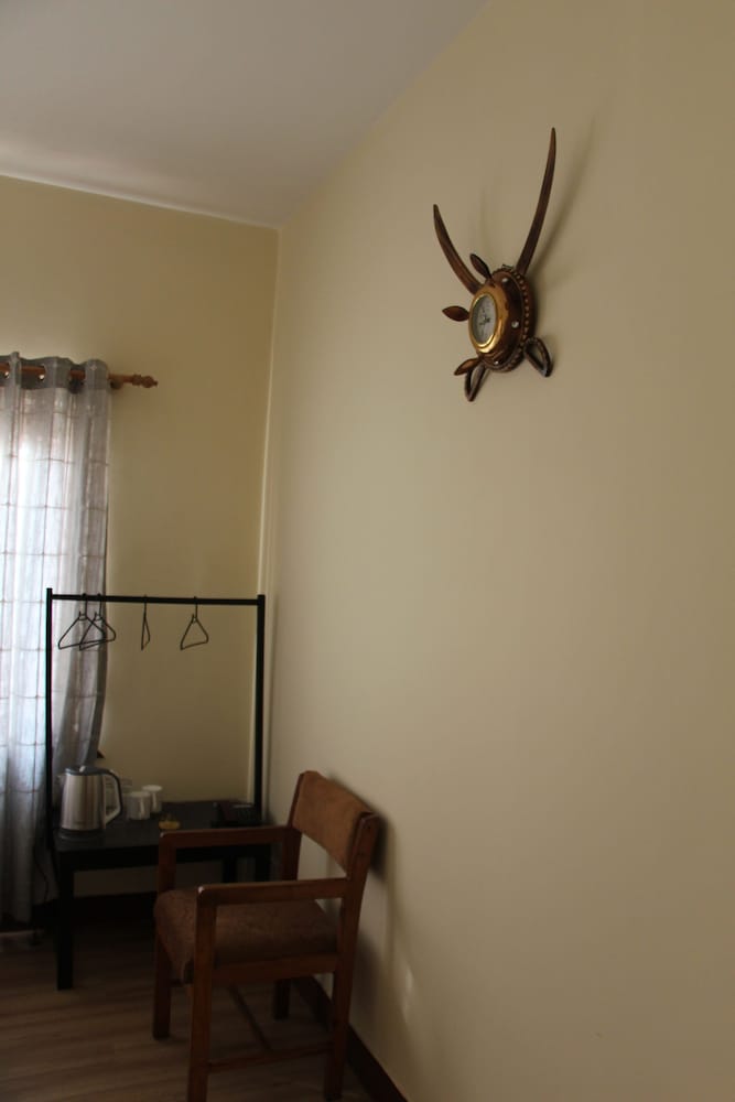 Economy Double Room Single Use, 2 Double Beds, Shared Bathroom, Valley View photo 2