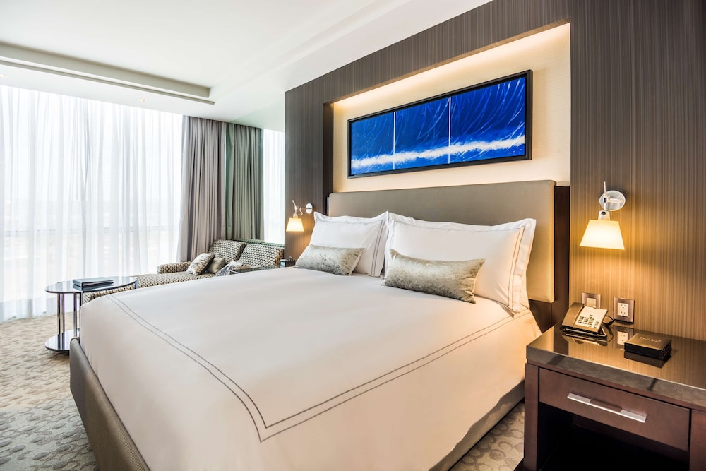 Room, 1 King Bed, Accessible photo 1