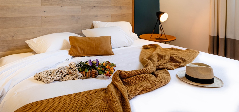 Deluxe Single Room, Bathtub