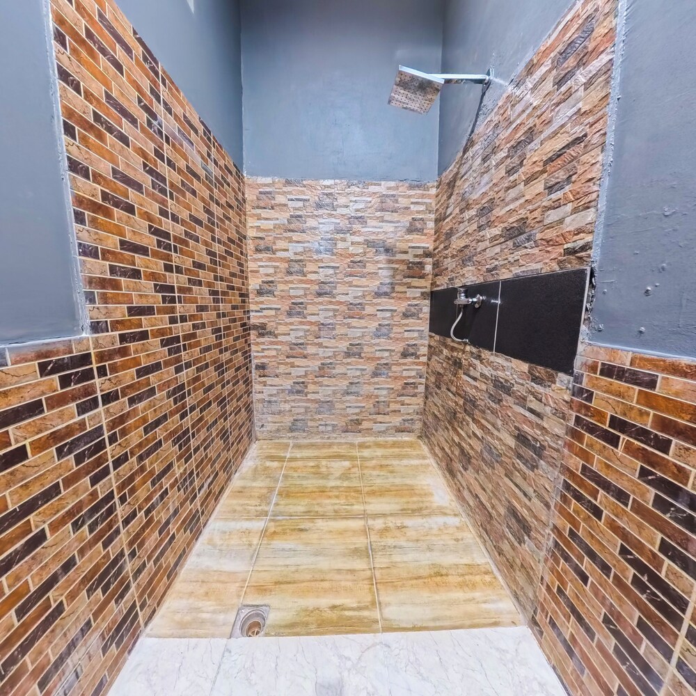 Family Room - Photo 8