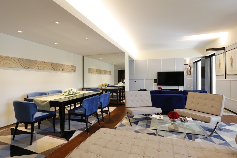 Signature Suite, 1 Bedroom - Photo 4