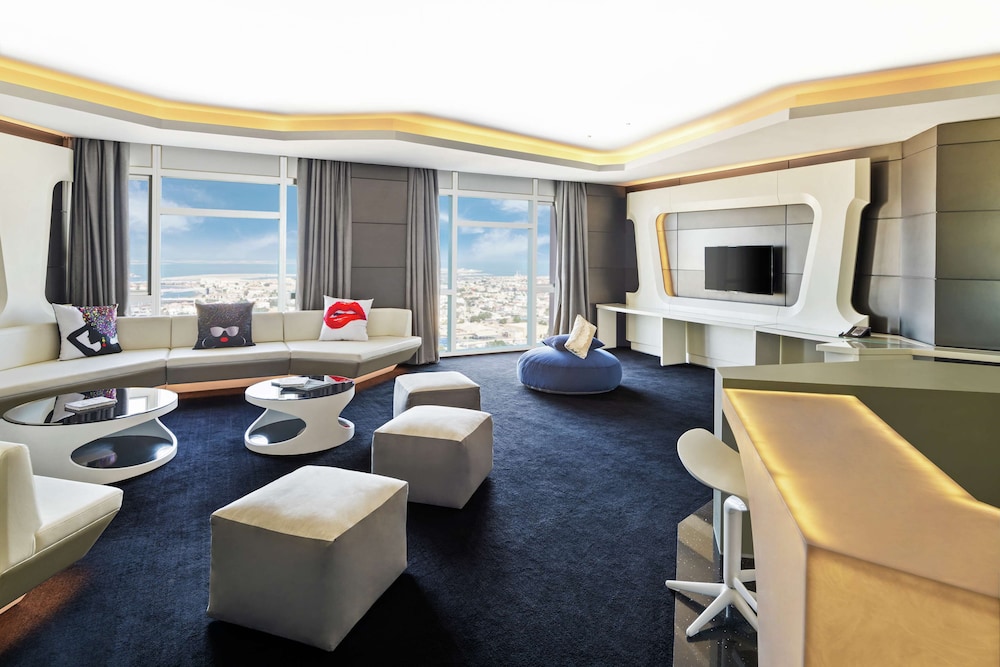 Suite, 1 King Bed (Vibrant Suite)