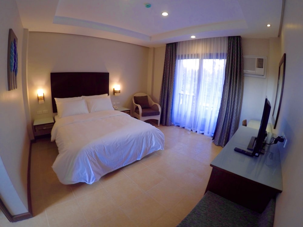Superior Double Room, 1 Queen Bed, Non Smoking, Pool View
