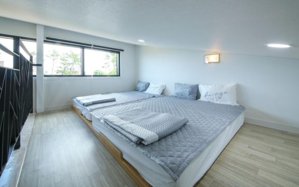 Room (Room 205 (duplex jet spa individual b)