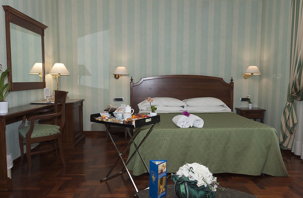 Deluxe Double Or Twin Room photo 1