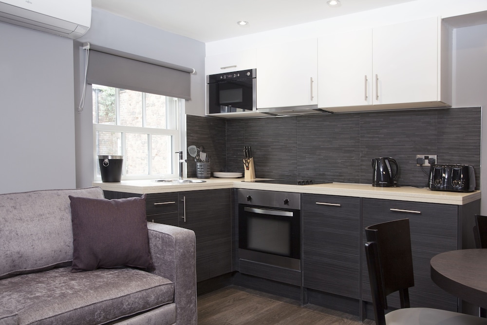 Super-Luxe Studio (Sleeps 4, Apartment 29)