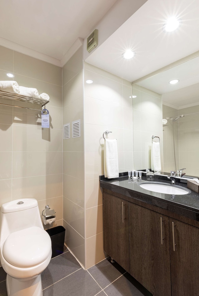 Premium Suite, 1 Queen Bed, Non Smoking, Kitchenette (Living Room) - Photo 3