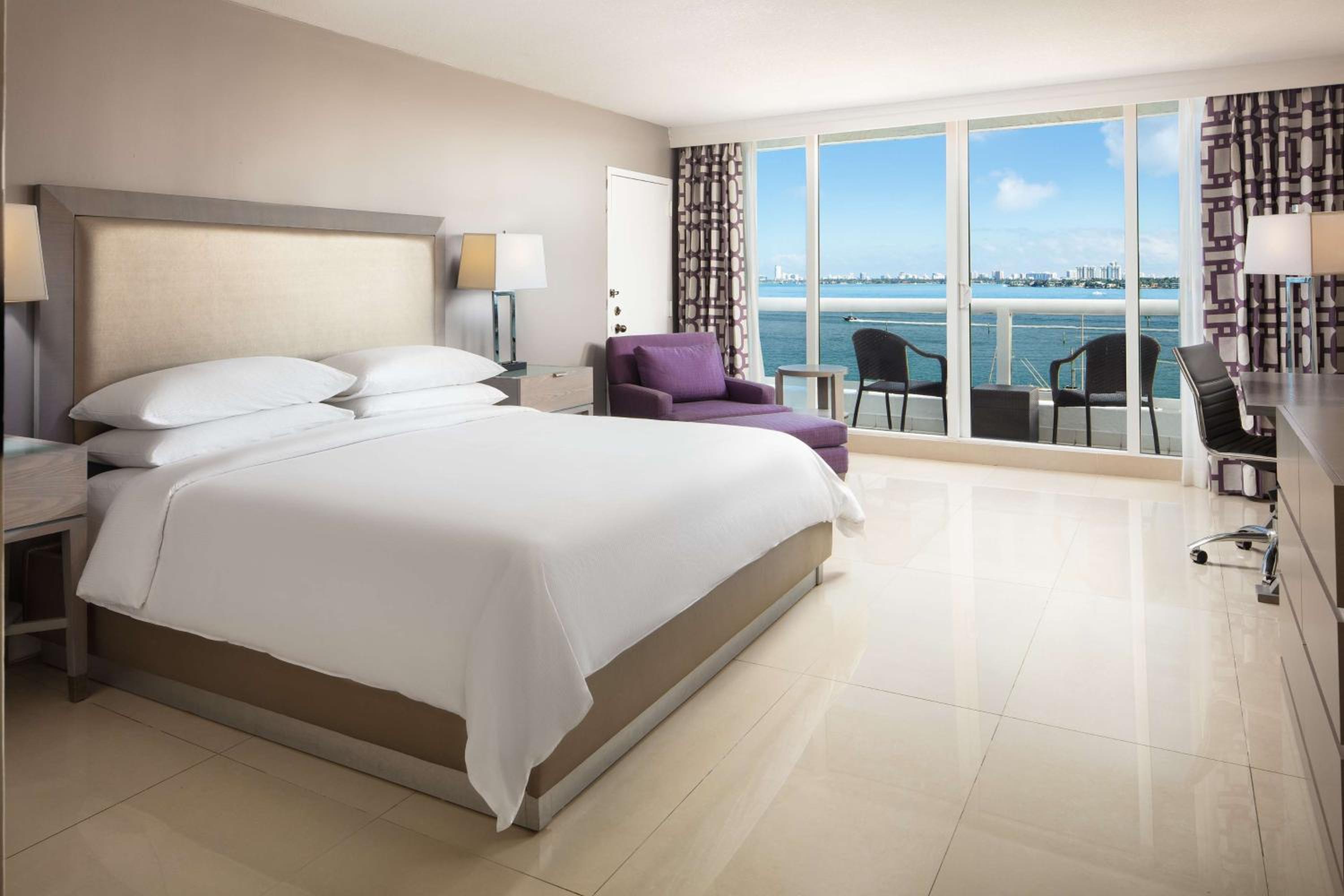 King Room with Balcony & Bay View