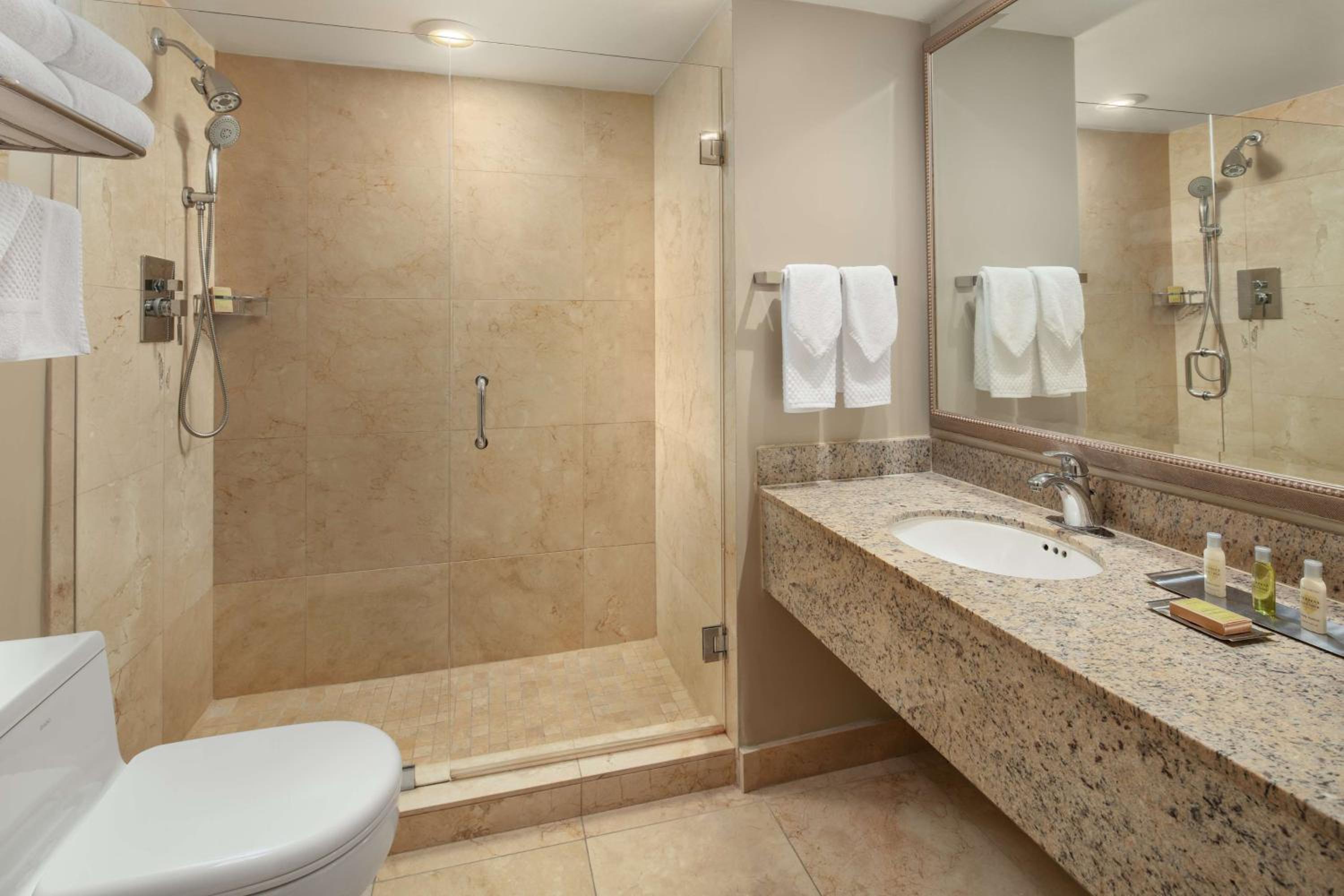 Double Room with Two Double Beds and Park View photo 2