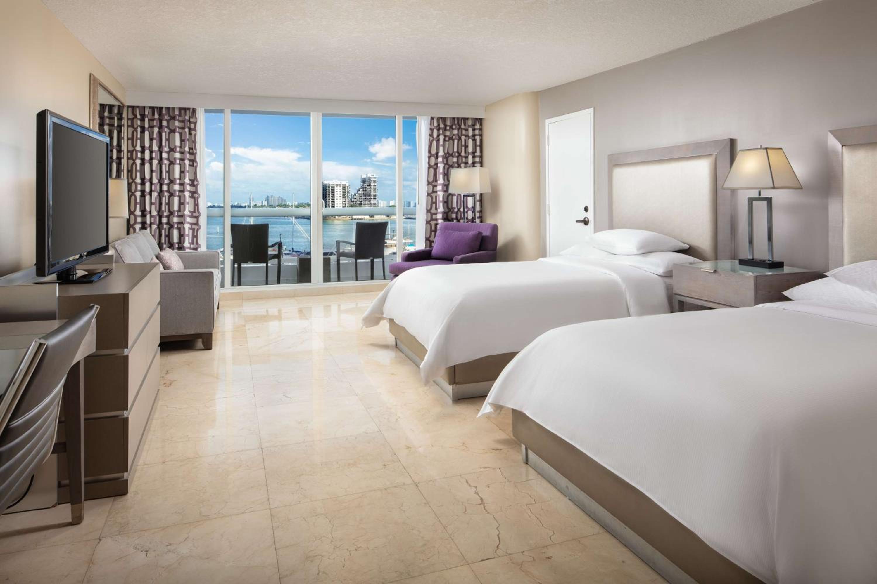Double Room with Bay View - Disability Access photo 2