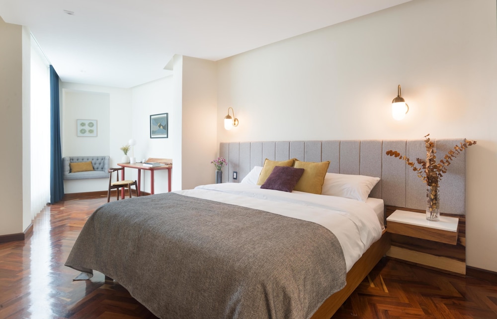 Deluxe Suite, 1 King Bed