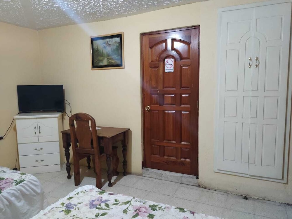Standard Double Room, 2 Double Beds photo 3