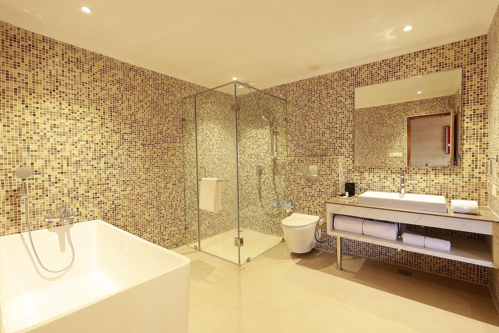 Villa Suite with Private Balcony - Photo 5