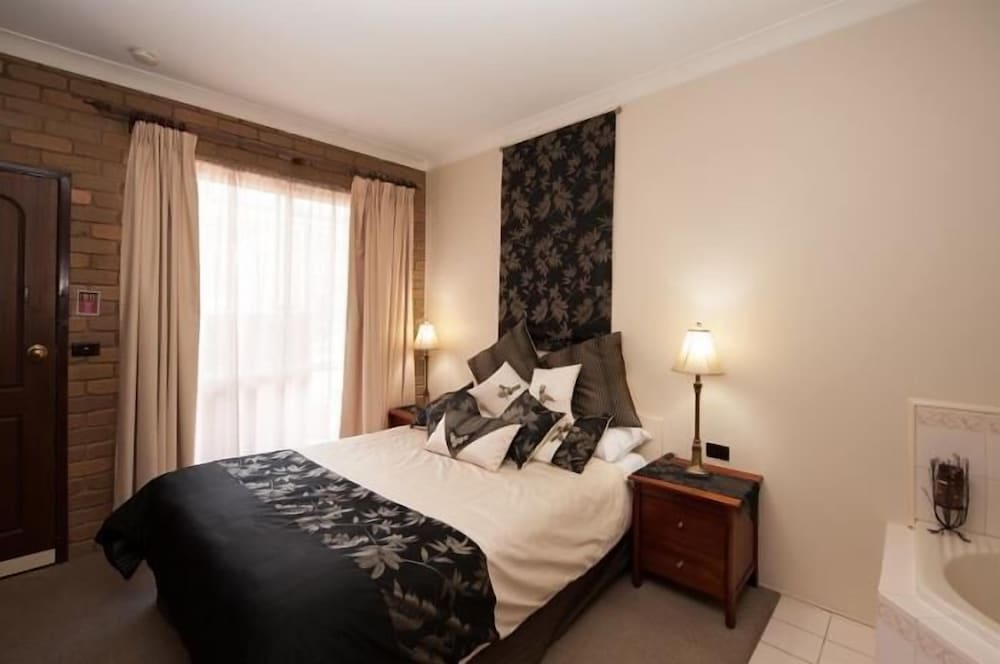 Standard Room, Kitchenette (SPA ROOM - NO PETS)