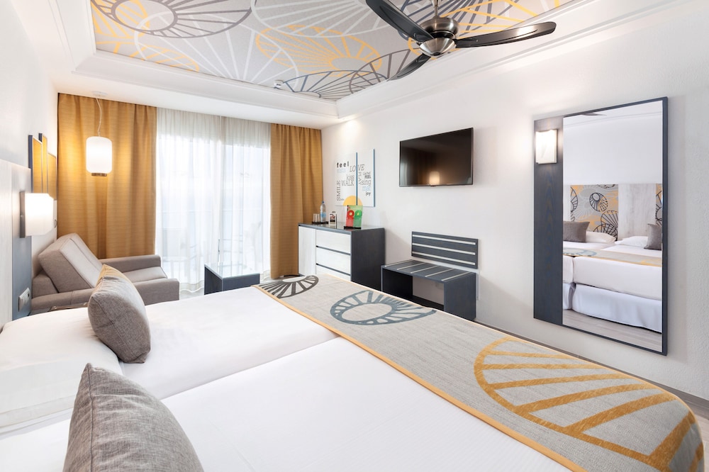 Standard Double Room, Sea View (Sofa Bed) - Photo 2
